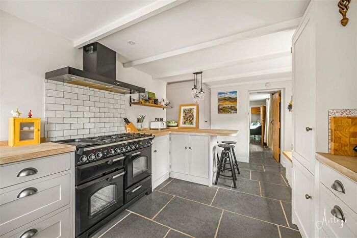 3 Bedroom Detached House For Sale In Parkmill, Swansea, SA3