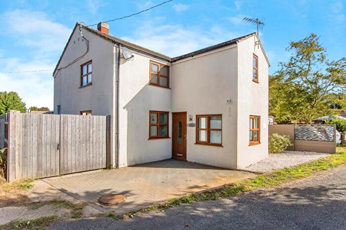 4 Bedroom Semi-Detached House For Sale In Kirkgate, Tydd St. Giles, Wisbech, PE13