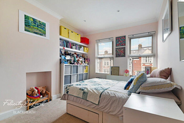 3 Bedroom Terraced House For Sale In Wyndcliff Road, London, SE7