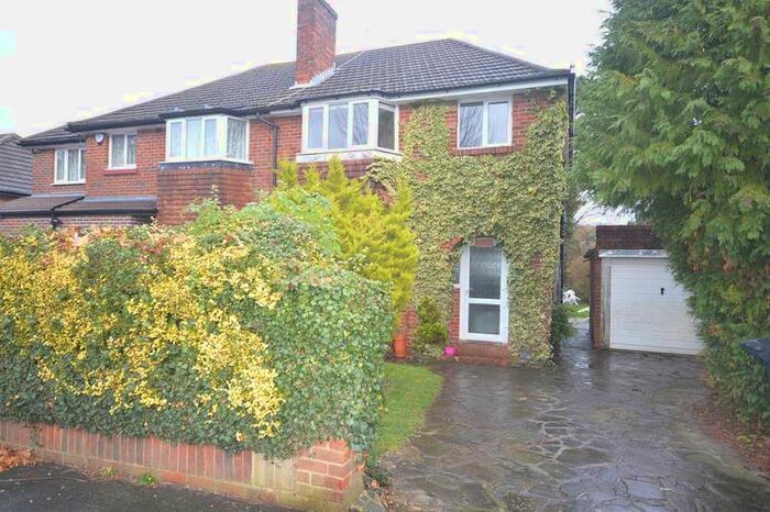 3 Bedroom Semi-Detached House To Rent In Byron Road, South Croydon, CR2