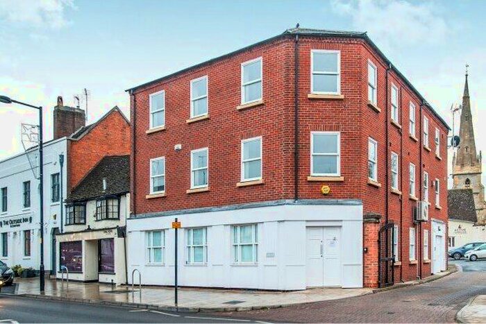 2 Bedroom Flat To Rent In Vine Street, Evesham, WR11