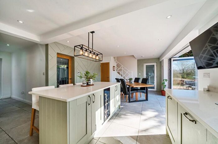 3 Bedroom Detached House For Sale In Boxley Road, Walderslade, Chatham. Kent., ME5