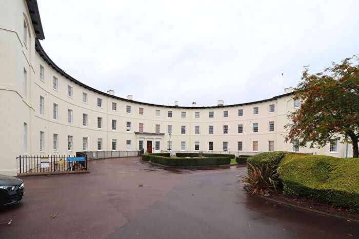 1 Bedroom Flat For Sale In The Crescent, Gloucester, GL1