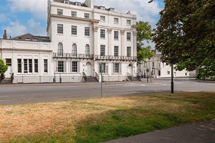 2 Bedroom Flat For Sale In The Town House, Kenilworth Road, Central Royal Leamington Spa, CV32