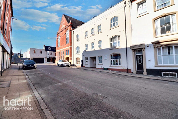 1 Bedroom Flat For Sale In Hazelwood Road, Northampton, NN1