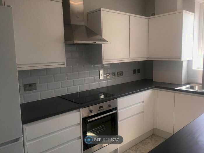4 Bedroom Flat To Rent In Yew House, London, SE14