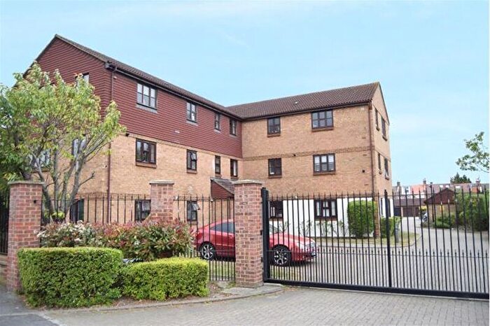 1 Bedroom Flat To Rent In Limes Court, Mitcham, Merton, CR4