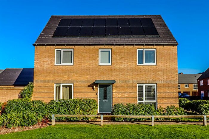 4 Bedroom Detached House For Sale In Mistle Thrush Drive, Northstowe, Cambridge, CB24