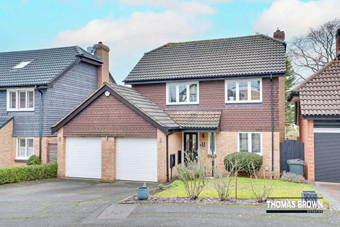 4 Bedroom Detached House For Sale In Warnford Road, Orpington, BR6