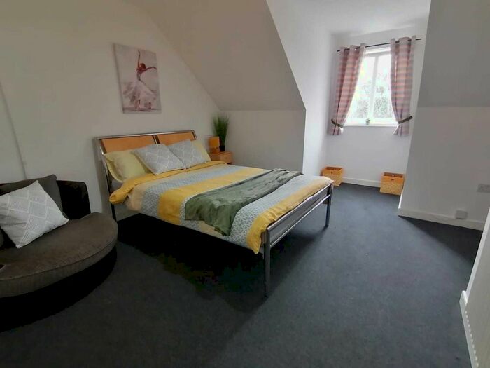 Studio To Rent In Walsall Road, Darlaston, WS10