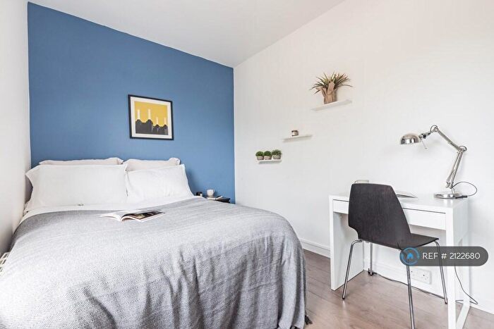 5 Bedroom Flat To Rent In Willis House, London, E14