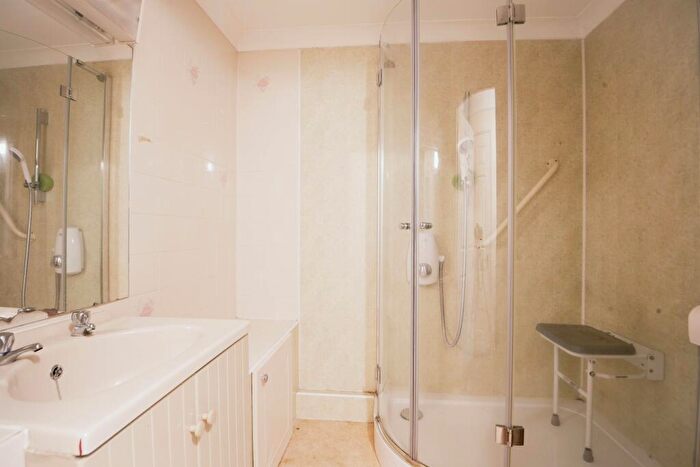 1 Bedroom Apartment For Sale In Brandreth Court, Harrow, HA1