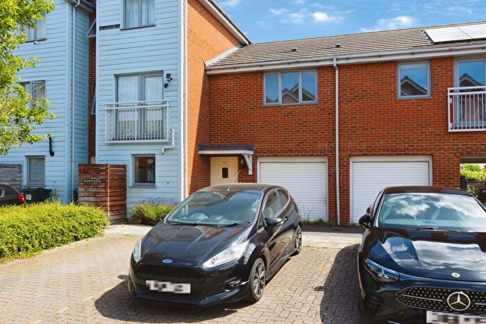 2 Bedroom Property For Sale In Adams Drive, Willesborough, Ashford, TN24