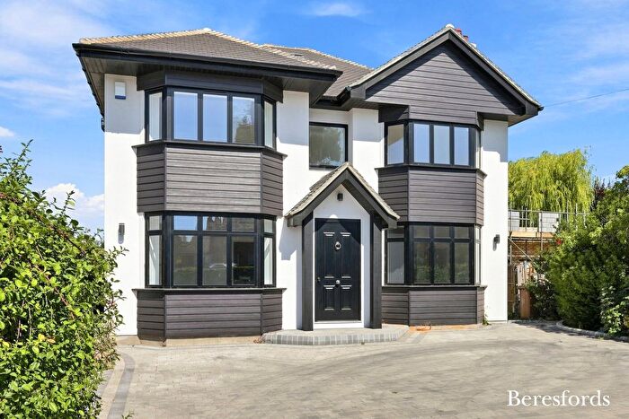 5 Bedroom Detached House For Sale In Rayleigh Road, Hutton, CM13