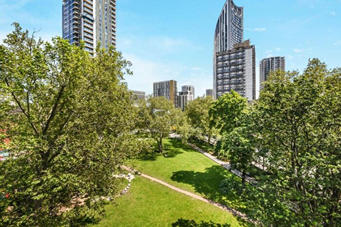 1 Bedroom Flat To Rent In Churchyard Row, Elephant And Castle, London, SE11