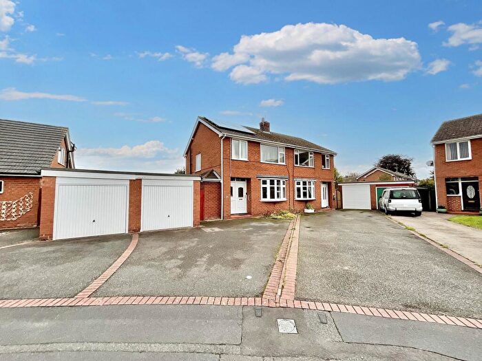 3 Bedroom Semi-Detached House For Sale In Kings Drive, Wistaston, CW2
