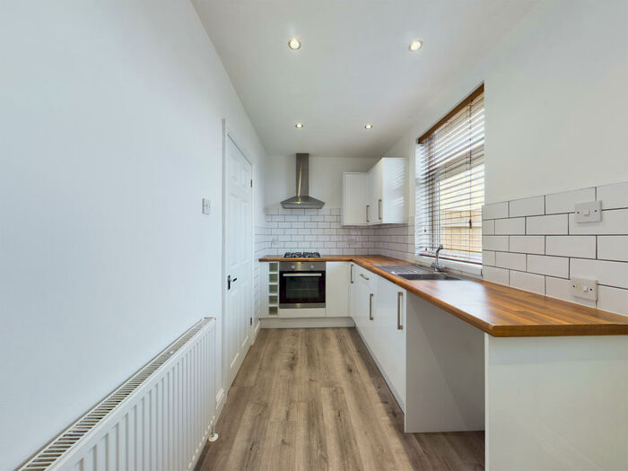 2 Bedroom Terraced House To Rent In Brooklands Road, HU5