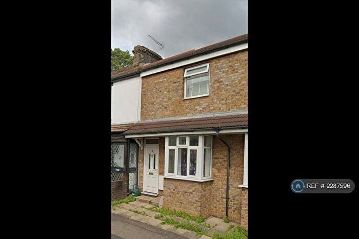 2 Bedroom Maisonette To Rent In Hogg Lane, Grays, RM17