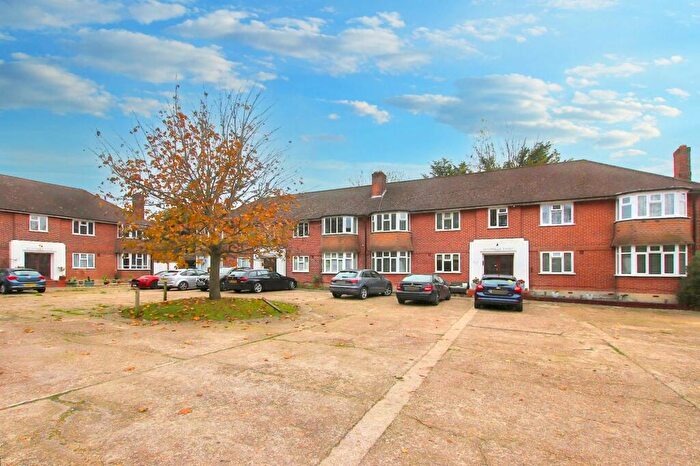 2 Bedroom Flat For Sale In Devonshire Court, Shirley, CR0