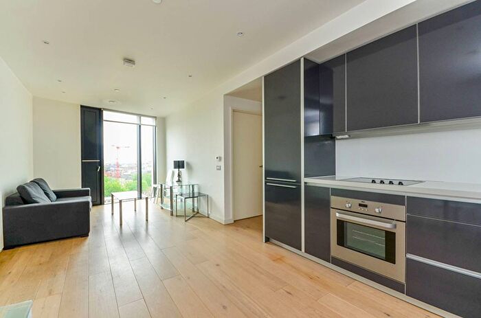 1 Bedroom Flat To Rent In Walworth Road, Elephant And Castle, London, SE1