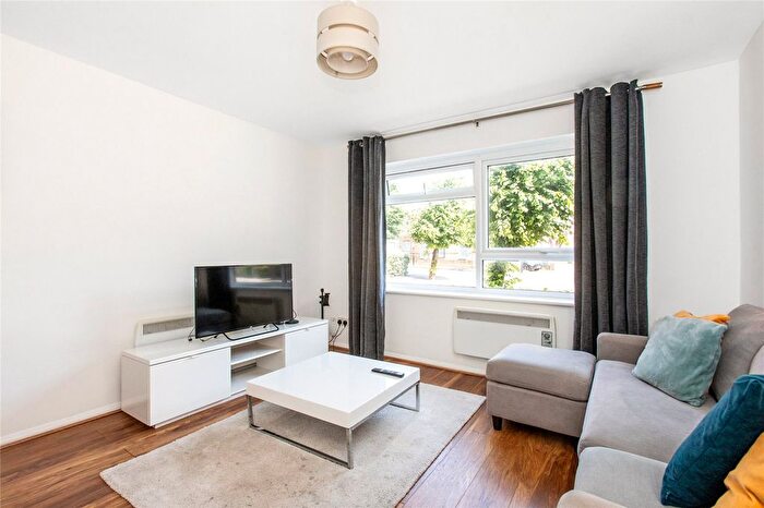 1 Bedroom Flat For Sale In Holmesdale Road, London, SE25