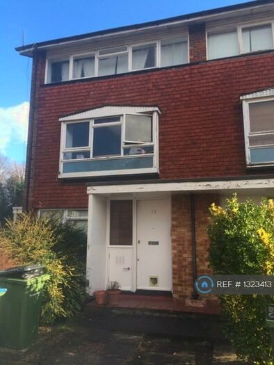 2 Bedroom Maisonette To Rent In Fairby Road, London, SE12