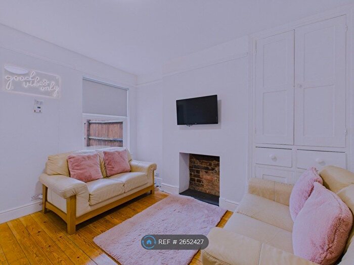 4 Bedroom Semi-Detached House To Rent In Alstone Avenue, Cheltenham, GL51