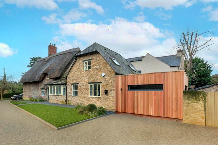 4 Bedroom Cottage For Sale In Oxford Road, Frilford, OX13
