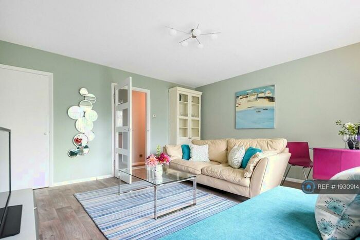 2 Bedroom Flat To Rent In Beauclere House, Surbiton, KT6