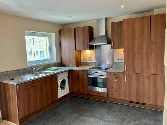 1 Bedroom Apartment To Rent In Thornton Side, Redhill, RH1