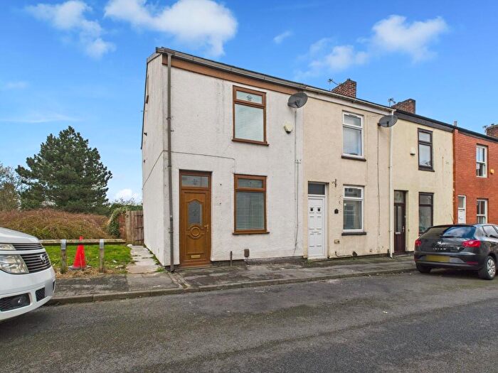 2 Bedroom End Of Terrace House To Rent In Oak Street, Tyldesley, M29