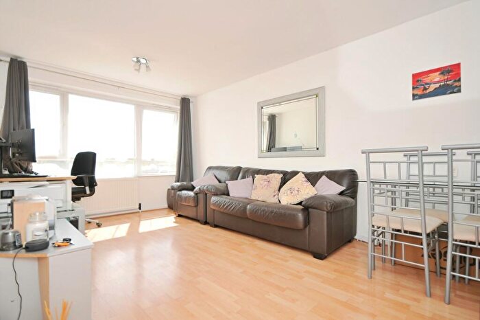 1 Bedroom Flat For Sale In Mill Gardens, Sydenham, London, SE26