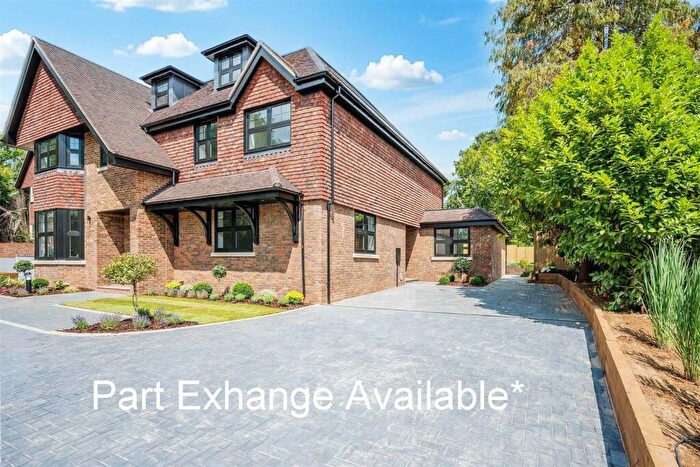 4 Bedroom Semi-Detached House For Sale In Waterhouse Lane, Kingswood, KT20