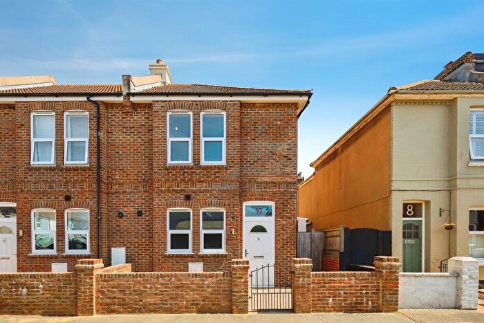 3 Bedroom End Of Terrace House For Sale In Fairlight Road, Eastbourne, BN22