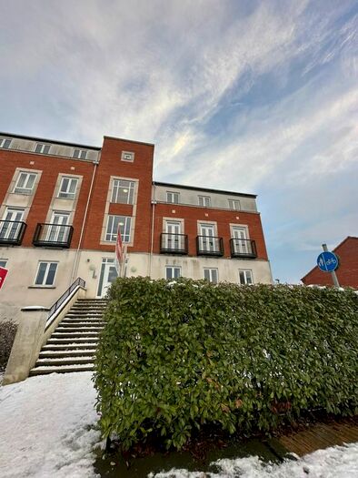 3 Bedroom Flat To Rent In Dragon Road, Hatfield, AL10