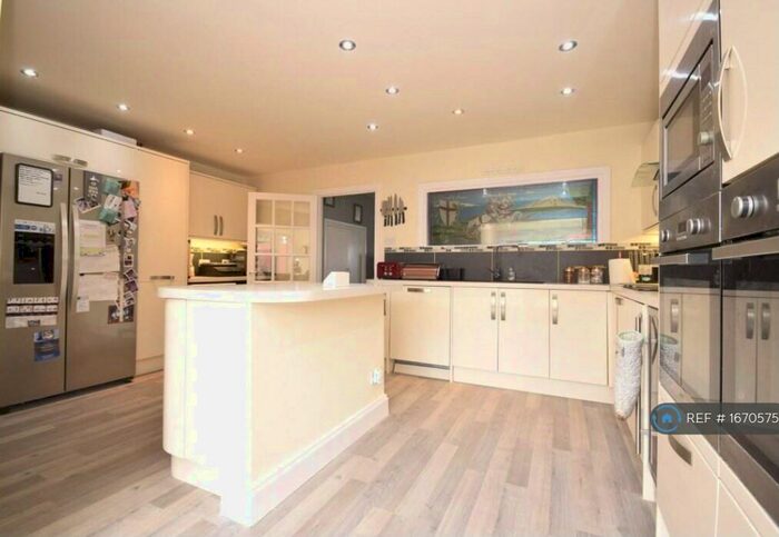 4 Bedroom Terraced House To Rent In Pomfrett Gardens, Bristol, BS14