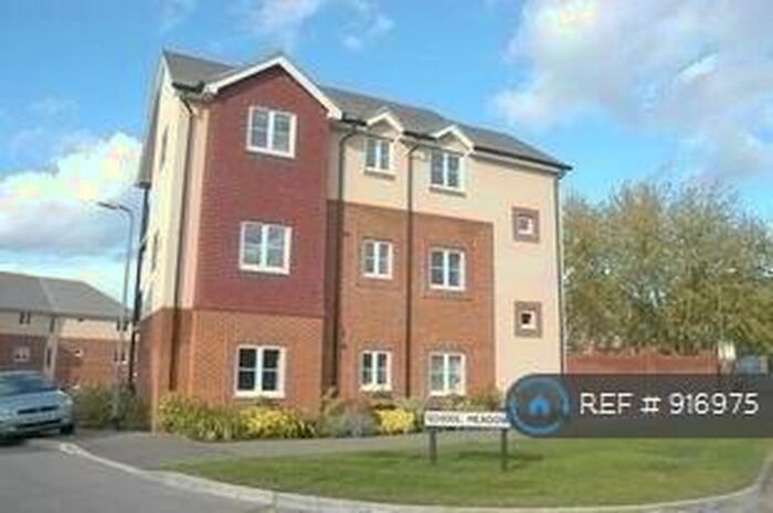 2 Bedroom Flat To Rent In School Meadow, Guildford, GU2