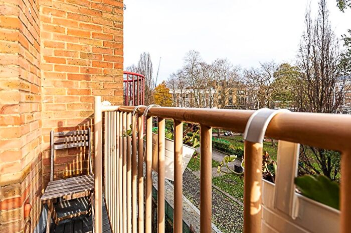 1 Bedroom Flat To Rent In Tavistock Crescent, London, London, W11