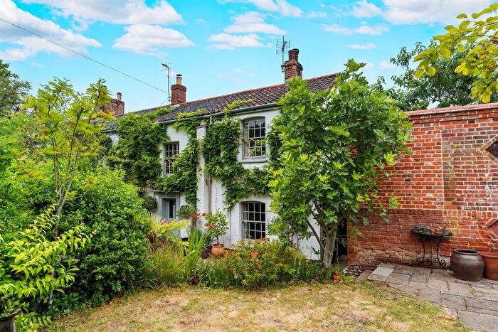 3 Bedroom Cottage For Sale In Yarmouth Road, North Walsham, NR28