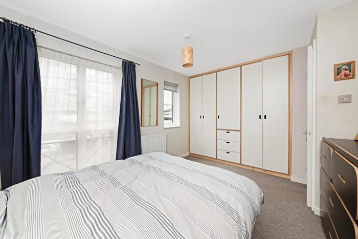 1 Bedroom Apartment For Sale In Overhill Road, East Dulwich, London, SE22