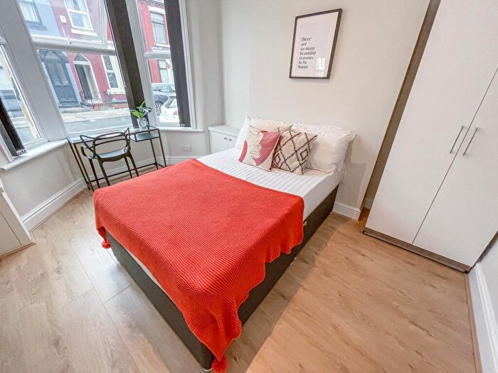 4 Bedroom House To Rent In Halsbury Road, L6