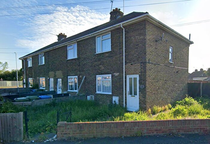 3 Bedroom End Of Terrace House To Rent In Medway Road, Sheerness, ME12