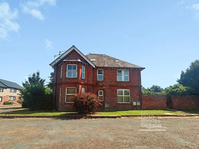 2 Bedroom Apartment For Sale In Lane End Road, Bembridge, PO35