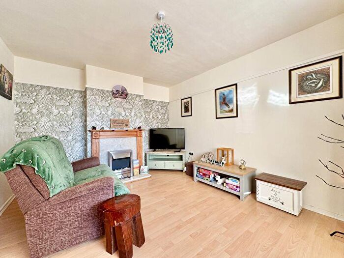 2 Bedroom Semi-Detached House For Sale In Park Avenue, Louth, LN11