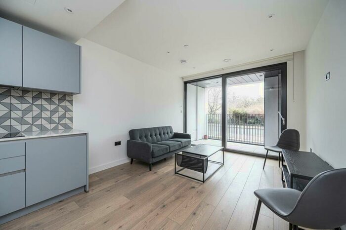 1 Bedroom Flat To Rent In Golden Lane, Clerkenwell, London, EC1Y