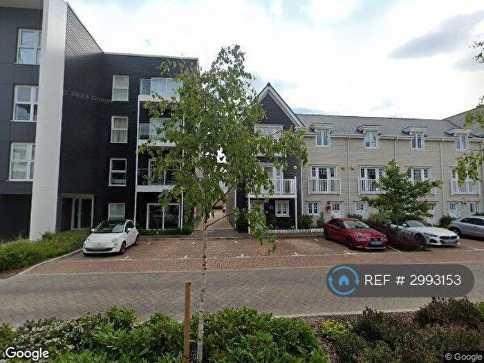 4 Bedroom Semi Detached House To Rent In Sunapee Road, Reading, RG2