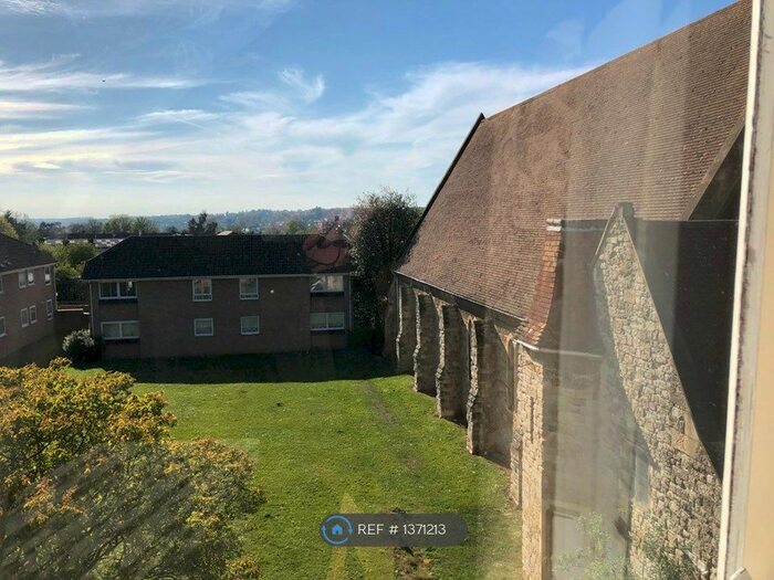 1 Bedroom Flat To Rent In Basing Close, Maidstone, ME15