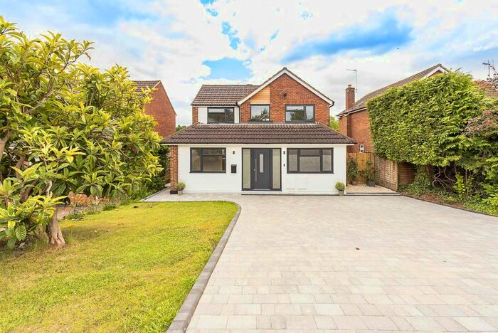 4 Bedroom Detached House To Rent In Barbers Walk, Tring, HP23