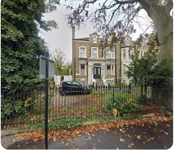 3 Bedroom Flat To Rent In Flat, Cintra House, Beulah Hill, London, SE19