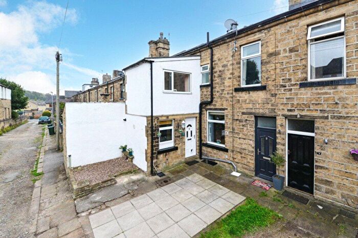 2 Bedroom Terraced House To Rent In Cross Lane, Bingley, West Yorkshire, BD16